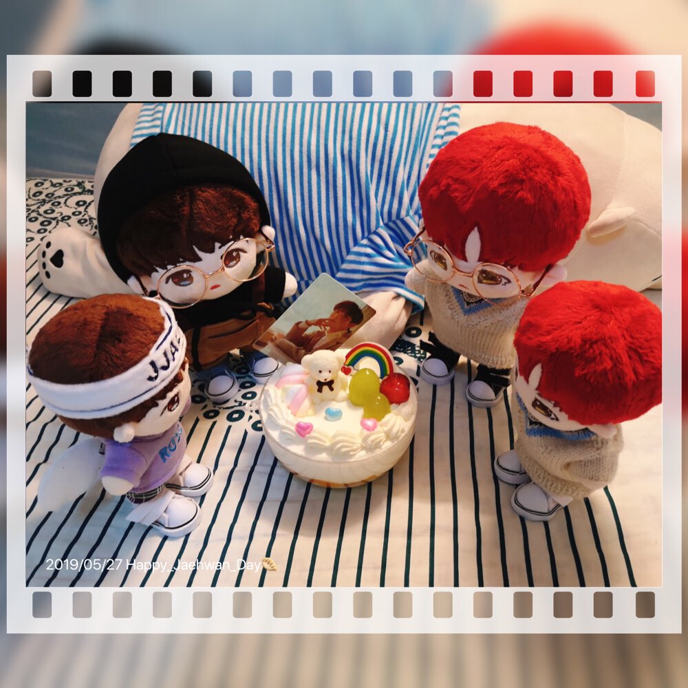 JjaeniKangaroo's tweet photo. We also have cakes🎂😎

Happy birthday 🥟💕

#김재환 #KIMJAEHWAN #キムジェファン #金在奂 
#재환이와_꿈같은_생일_랄라 
#MyStar_재환아_생일축하해
#재환아_24번째_생일축하해 https://t.co/pXuc1u89xo