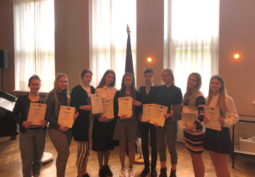 svg_lv's tweet photo. Sveicam mūsu jaunos vēsturniekus ar panākumiem konkursā "Vēsture ap mums"! https://t.co/JKBU8fq5j6 https://t.co/LKbdz5vn4C