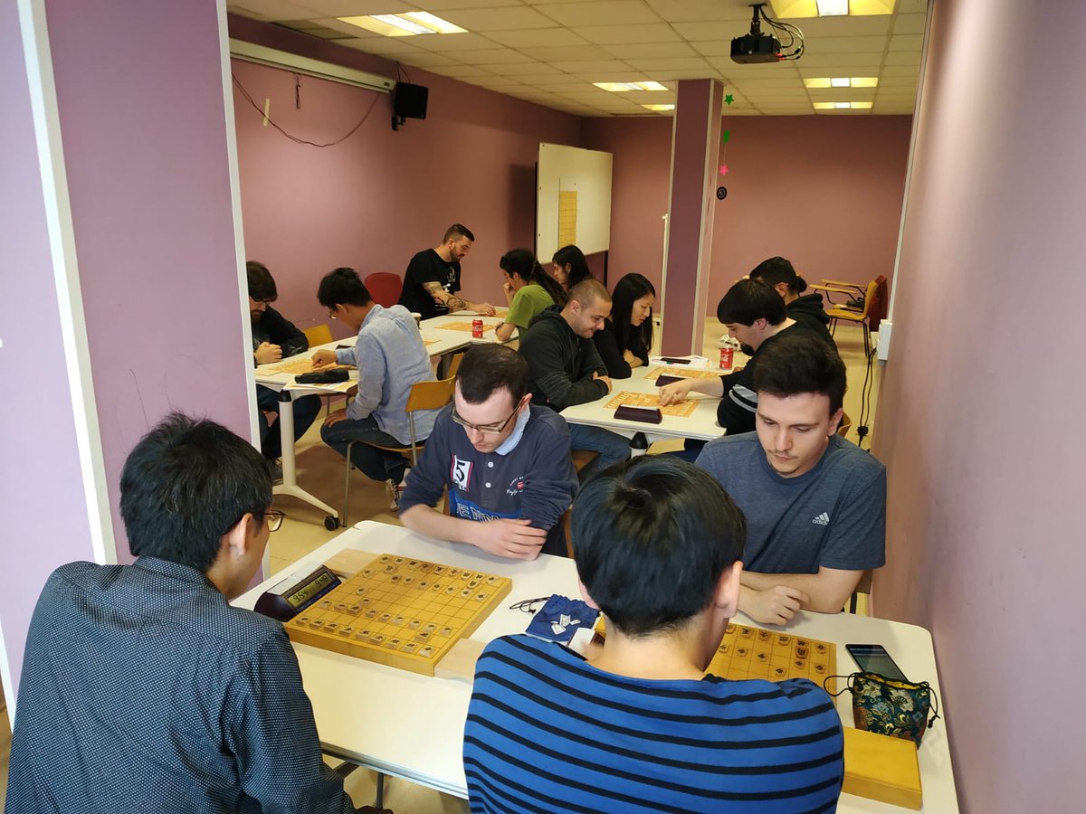 ShogiBarcelona's tweet photo. ☖☗ El pasado sábado tuvimos la oportunidad de disfrutar de una sesión de entrenamiento de shogi con muchos tsumes, partidas y un ambiente fantástico. Gracias a todos los participantes de @shoginokokoro y @ShogienEspanol.

#将棋 #shogi https://t.co/JNkDD0loH5
