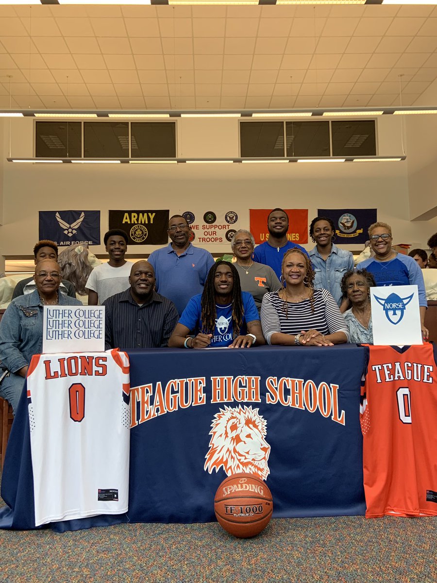 WhyNotBGr8's tweet photo. To God Be All The Glory ๐๐ฟ - This Was A Moment I Prayed, Dreamed & Worked Day & Night For ๐๐. To Everyone Who Helped Me Reach This Milestone - You Are Truly Appreciated. To My Big Brother, Mylan... Thank You For Everything & I Love You Big Time My Guy ๐งก๐ค๐ฟ. #Luther23 โ๏ธโผ๏ธ https://t.co/ol3AzBmasv