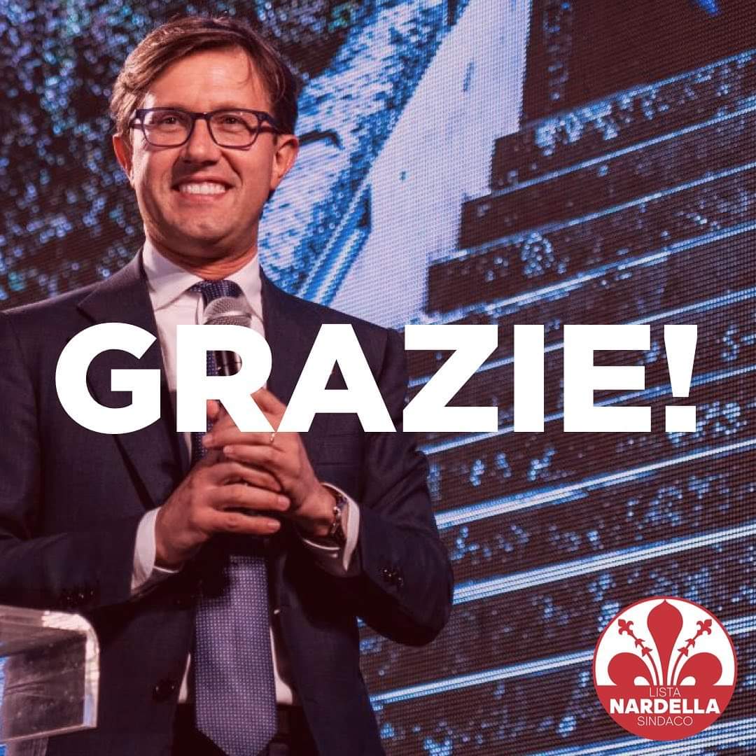 SVavolo's tweet photo. Ti meriti questa vittoria immensa caro Sindaco @DarioNardella . È Firenze che dice grazie a te per quello che hai fatto e ancora farai! Un onore aver partecipato al tuo sogno! Grazie!E ora si festeggia!
#nardellasindaco
#vittoria
#nonsmettiamodisognare
#firenzeèlacittàchesiamo https://t.co/8du4Yx2N2w