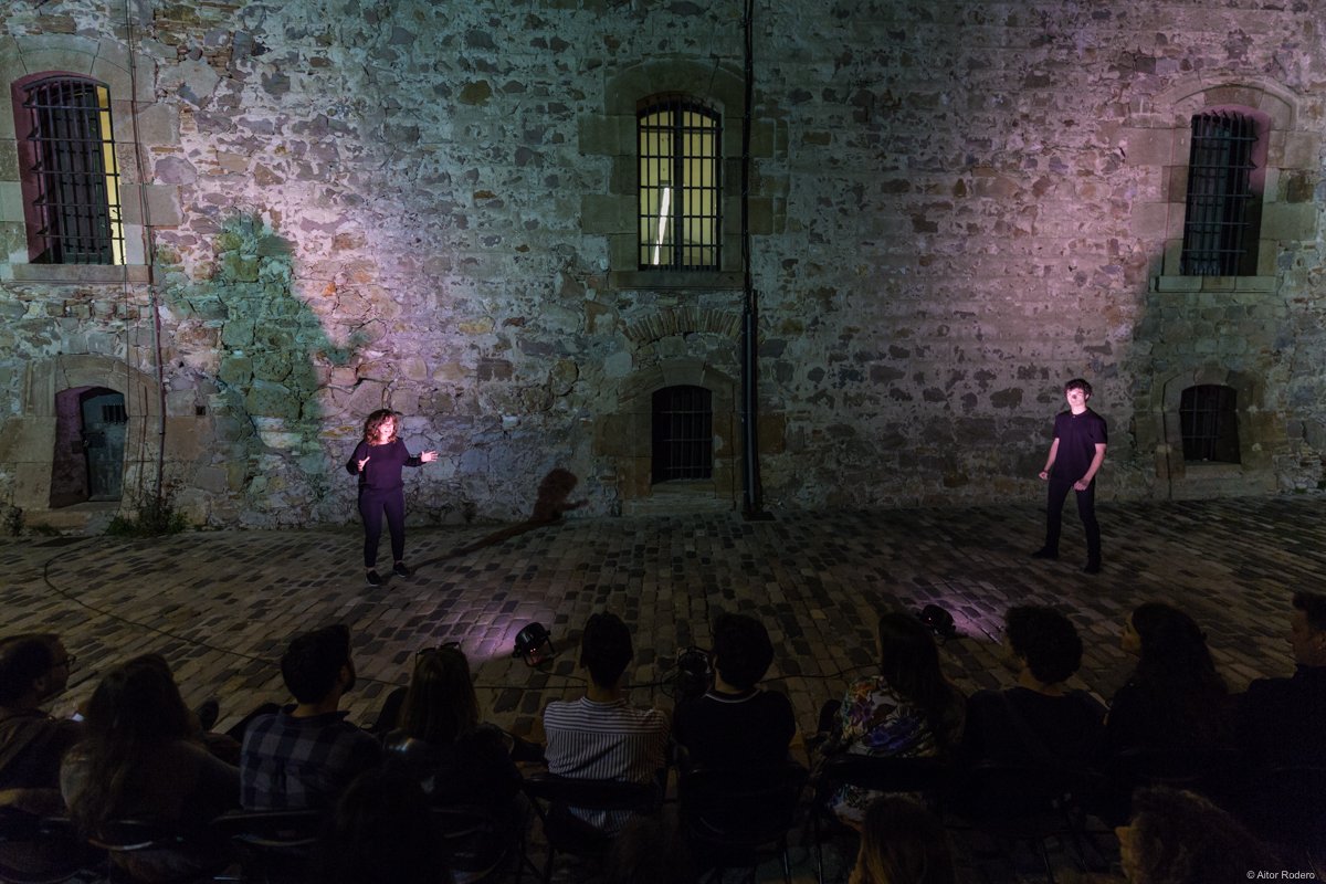 La 5ª edició del <a href="/PindolesFest/">Festival Píndoles</a> s'acosta i tindrà lloc els dies 7, 8 i 9 de juny al Castell de Montjuïc. Es podran veure 20 obres de teatre breu pels racons més amagats de l'emblemàtic Castell, no us quedeu sense les vostres entrades 😊👉🏽 pindoles.com