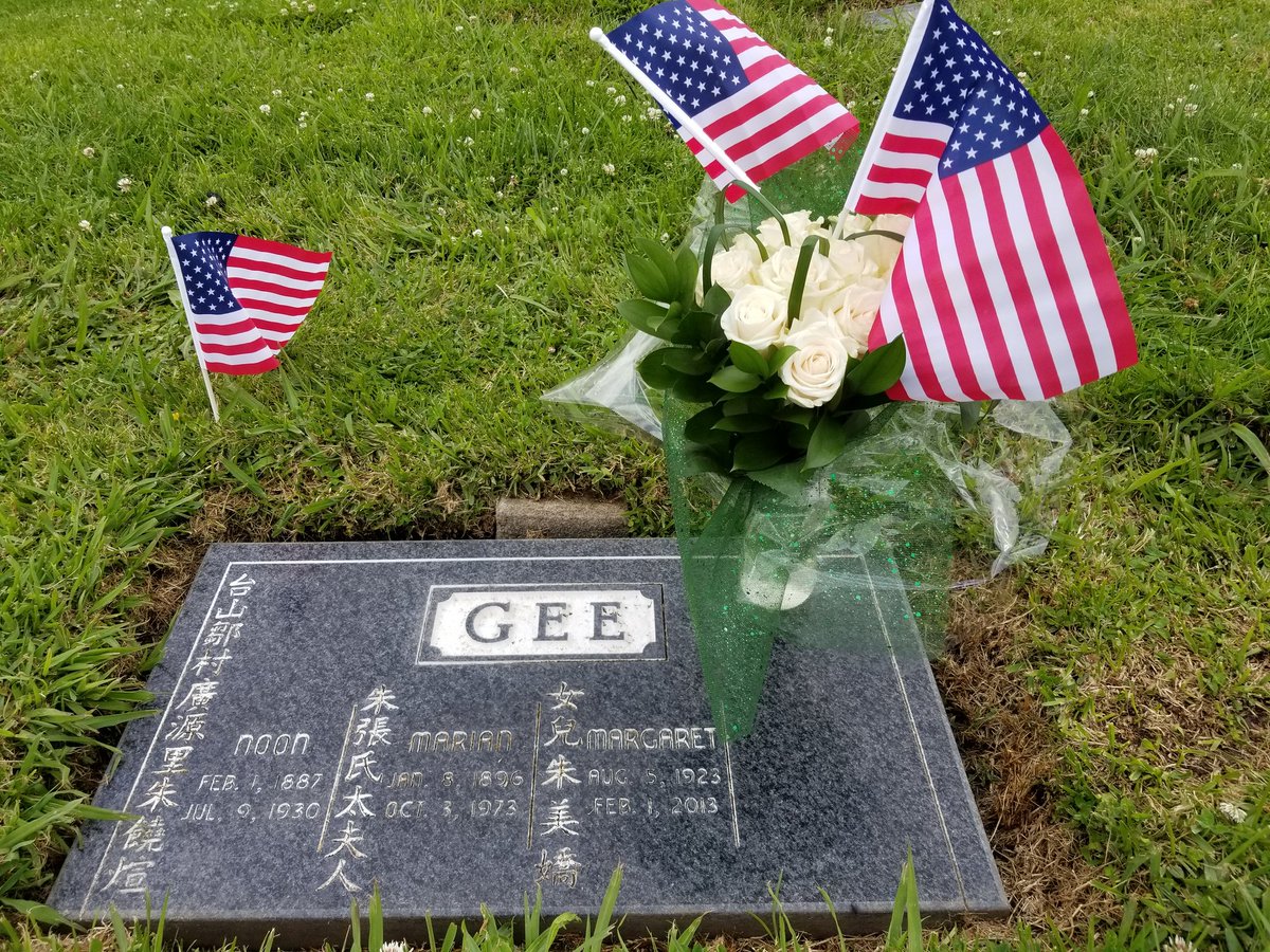 tiffbmiller's tweet photo. Visited #WWII #WASP Maggie Gee for #MemorialDay. She and the WASP were incredibly brave. Maggie towed targets behind her planes so trainees could shoot live ammunition for practice and she co-piloted a B17.
#HonorTheWASP #womeninaviation #veterans @DaleChungActor @CACAnational https://t.co/r3Fh7EcWmm