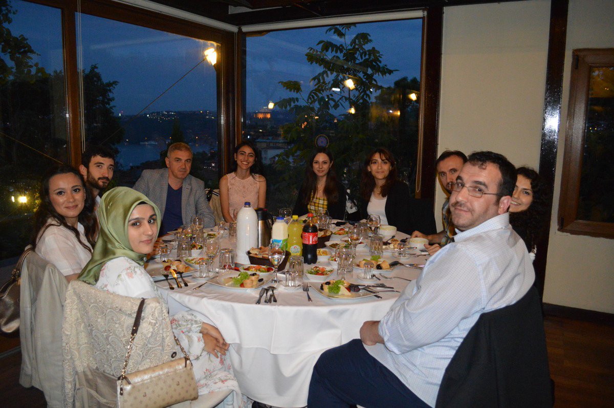 2019 yılı mezunlarımız ile gerçekleştirilen mezuniyet yemeğimizden kareler..