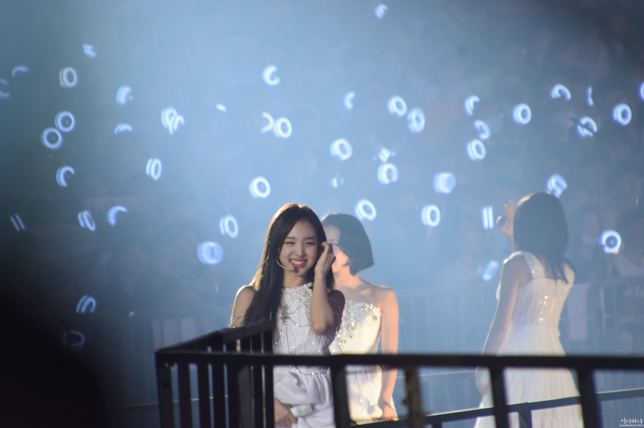 D7lA7S7UEAIiLiz.jpg:orig