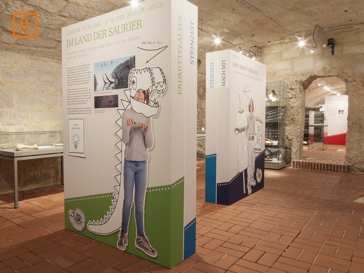 _formteam's tweet photo. Für die Archäologie Mitmach-Ausstellung im Stadtmuseum #Schorndorf gestalteten wir ein Konzept, das einem jungen Publikum mit spielerischen Exponaten vielschichtige Eindrücke aus dem Leben vergangener Zeiten erlebbar macht. Zeitreise gefällig? Hier lang: https://t.co/TknGQL1Jo4 https://t.co/MLy6roqSjm