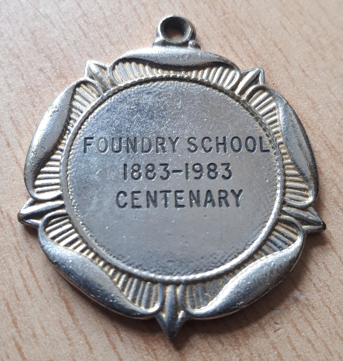 CosmicIntrovert's tweet image. Just found this whilst going through some of my old stuff, it marked the centenary of @OasisFoundry back in 1983. I remember it vividly; that day, all pupils got one. Foundry School was such a brilliant place. #blastfromthepast #nostalgia