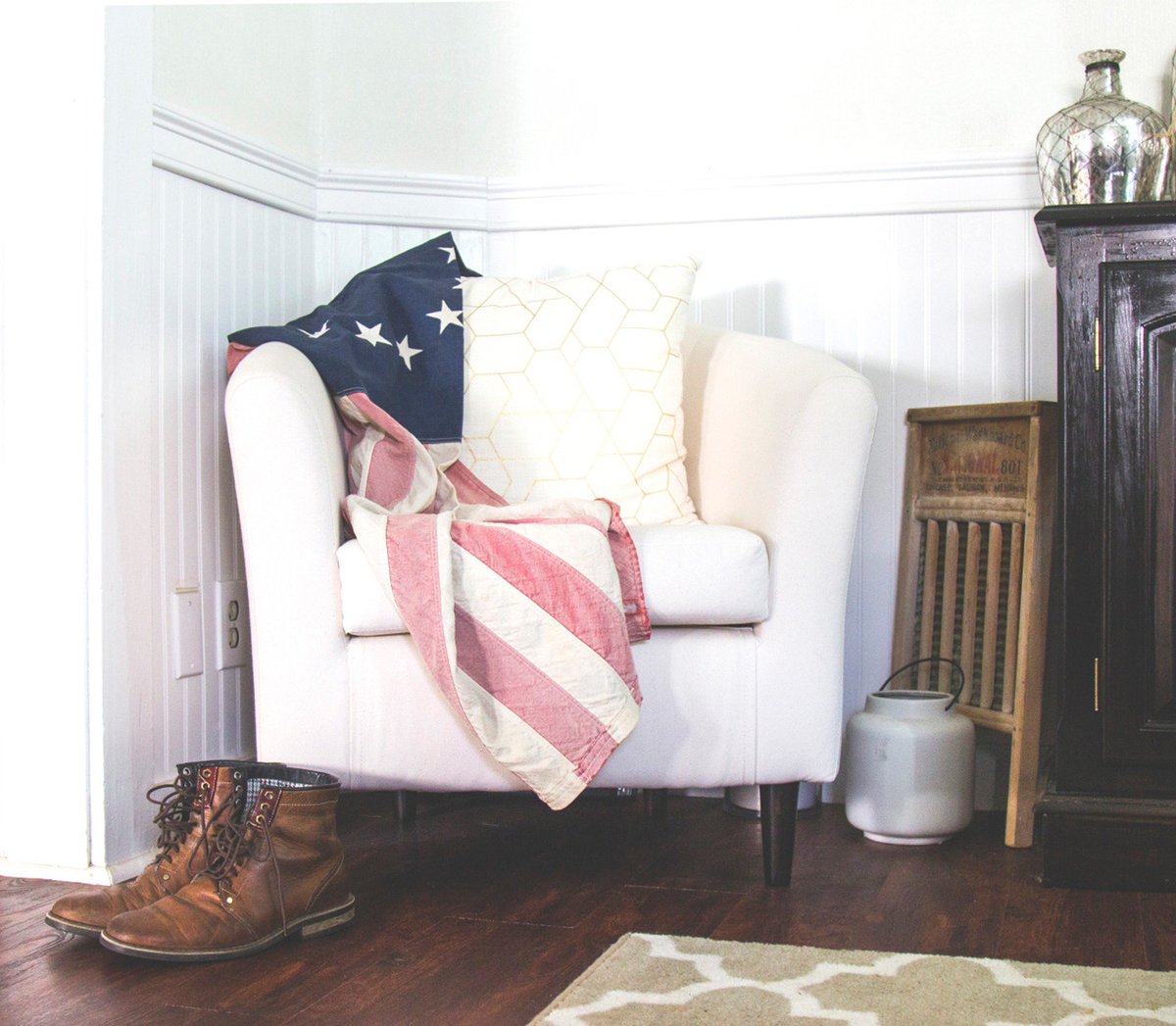 HighlightHomes's tweet photo. Happy #MemorialDay from your friends at Highlight Homes! As we honor our fallen soldiers, we'd also like to show our gratitude for our veterans and those brave men and women who continue to serve this great nation. #GodBlessAmerica https://t.co/kEE4LBz5VE