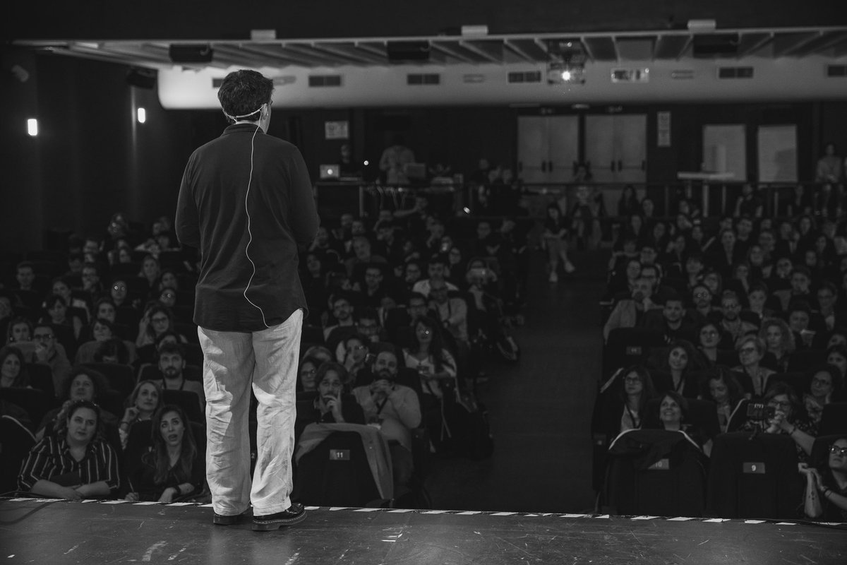 msardanoph's tweet photo. "Le persone scelgono le marche per ciò che esse raccontano, per ciò che hanno da dire al mondo. Per il modo che hanno di rappresentare le loro vite"

@Iabicus 
@La_Content 
#LacontentAcademy19
#RaccontaLA https://t.co/ixNlZGt2In
