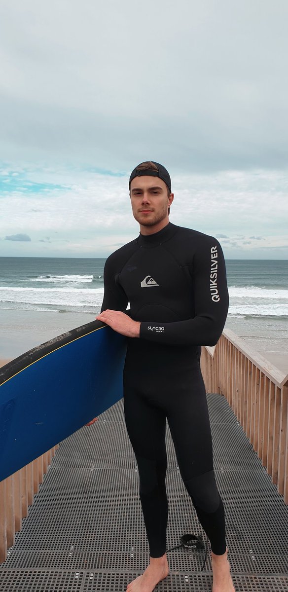 Swanipool97's tweet photo. Anyone need a lifeguard? https://t.co/f0uodacYTJ