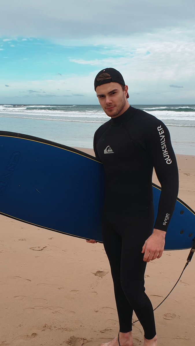 Swanipool97's tweet photo. Anyone need a lifeguard? https://t.co/f0uodacYTJ