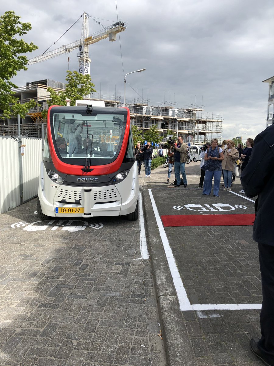 BaijenseStef's tweet photo. Opening #Hagashuttle bij het @HagaZiekenhuis een project van @HTM_Reisinfo , Rebel, @FutureMobilityM en @GemeenteDenHaag en @Metropoolregio https://t.co/0Cmevo5frU