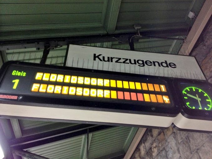 _wrzlbrnft_'s tweet photo. Kurzzugende.
#Kurz #Misstrauensvotum https://t.co/2RThYiMlFA