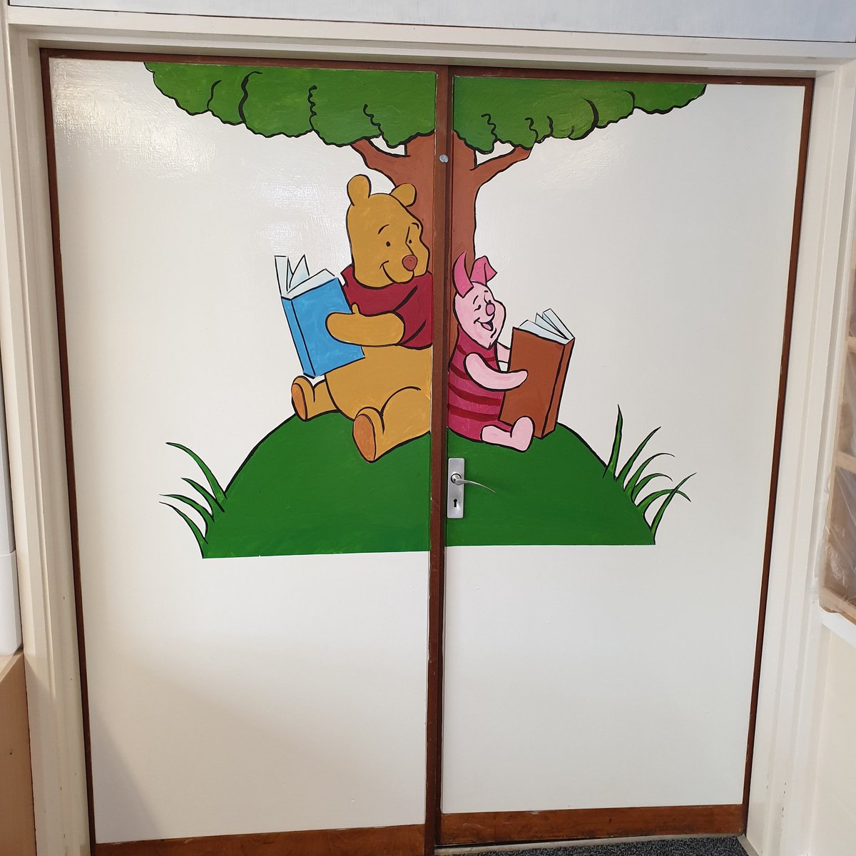 Painting satin around this artwork of #winnethepooh and #piglet was a tough ask but but happy with the finish