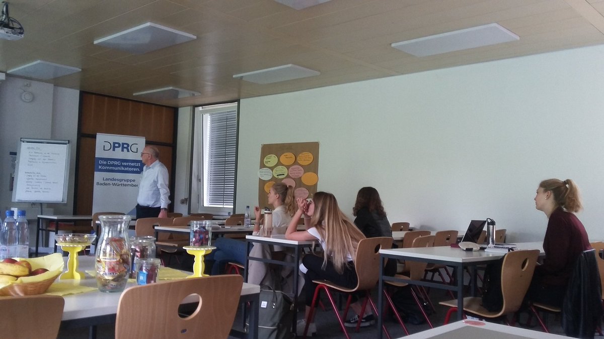 Von Empörungswellen, Emotionen und unvorhersehbaren Ereignissen - Gerade Thema bei der <a href="/DPRGde/">DPRG</a>-Werkstatt Krisenkommunikation an der <a href="/UniHohenheim/">Uni Hohenheim</a> mit Hartwin Möhrle und Veronika Meyer von A&amp;B One.