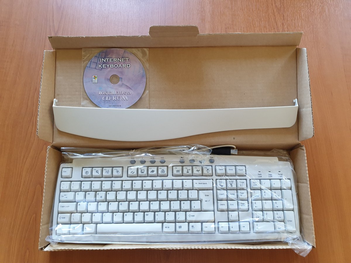 tentensystems's tweet image. Looking to go old school with your keyboard? We&apos;ve got an #Adesso (MCK2000) Eagle-Touch Keyboard: ebay.us/Gq6RTC via @eBay_UK #MicrosoftWindows95/98 #MicrosoftWindows2000