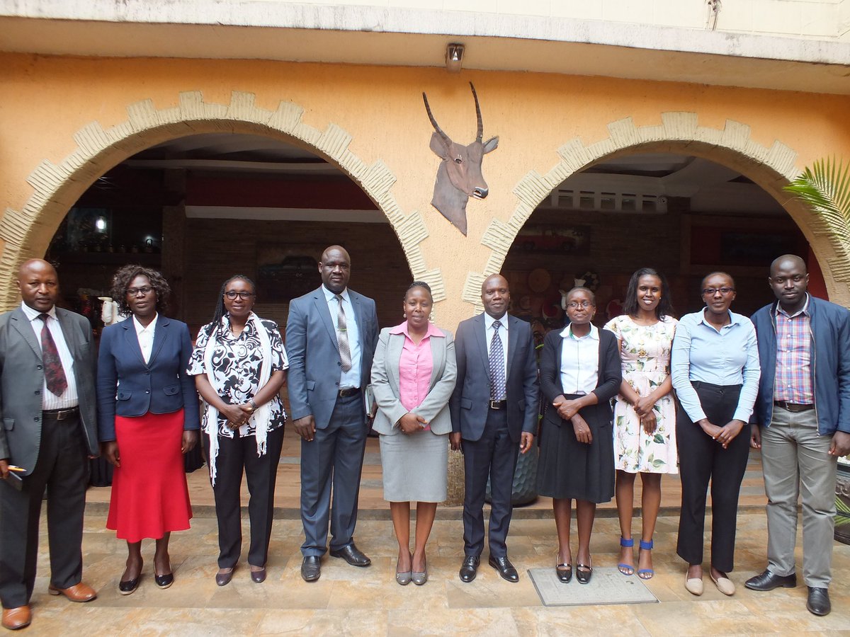 CESAAM_EGERTON's tweet photo. @CESAAM_EGERTON holds a discussion with @RugalemaGabriel, @FAOKenya rep in Kenya, @ImmaculateMaina @NakuruCountyGov CECM in charge of Agriculture and @APF_Kenya rep on the upcoming #MakeItHappen2019 youth in Agribusiness Forum https://t.co/PfSyCuKowd