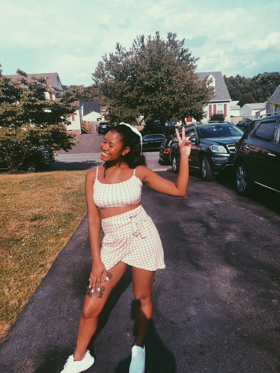 ChristyAlecia's tweet photo. Finally officially celebrated my graduation 🎓 ✨ #vcugrad #vcu19 https://t.co/NE9Bh5T7VC