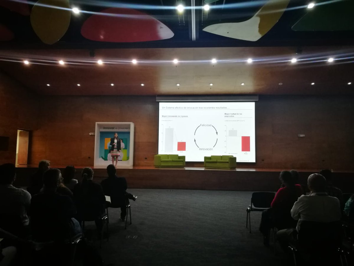 EPMestamosahi's tweet photo. Edel O’Sullivan, socia de @BainAlerts y estratega digital. está a cargo de la primera charla del día orientada a "La innovación en la era digital".  #ModoIn #InnovarMás https://t.co/6gwsC0F5T9