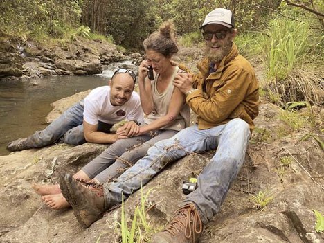 worldnewsdotcom's tweet photo. Volunteer Rescue Team Finds #Hiker Alive After 17 Days Lost In #Hawaii Forest
https://t.co/wbH3p7X5PF
#AmandaEller #Maui #SearchAndRescue #FindAmanda #HawaiiForest #Makawao https://t.co/fmQUbI9sR8