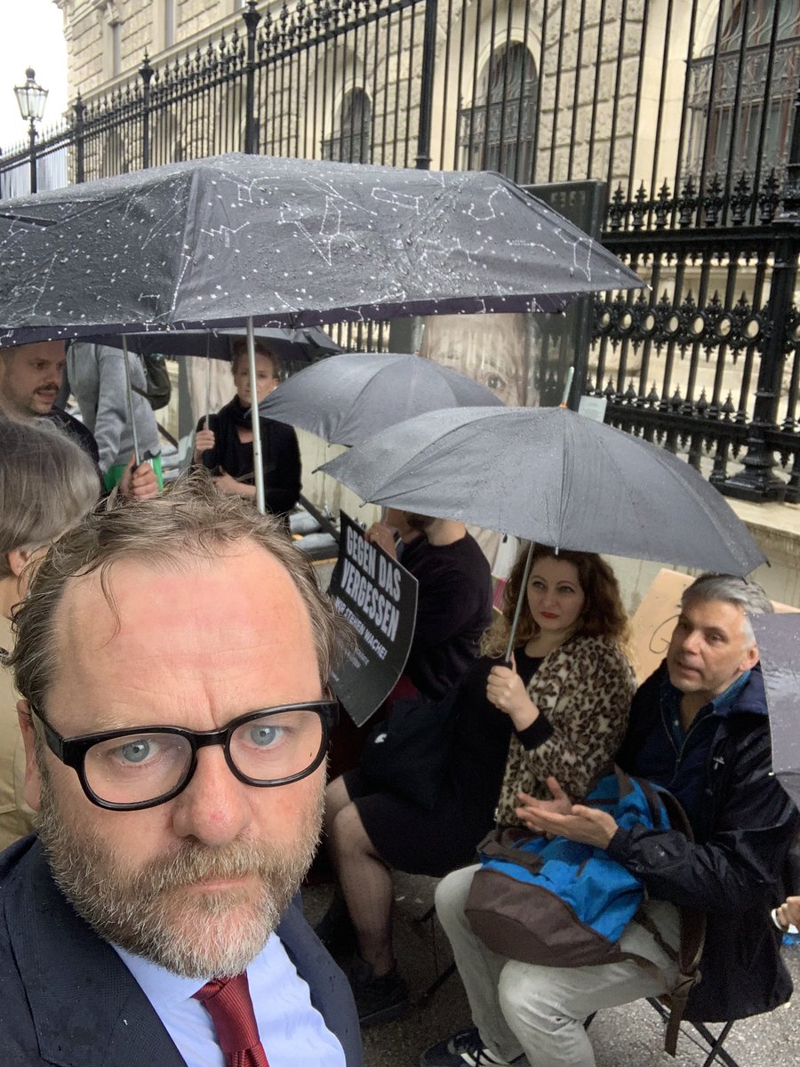 pepssch's tweet photo. Kommt und unterstützt - gebt Kraft und Unterstützung . Danke den Menschen, die aufpassen ! Nie wieder ! #nichtvergessen bin hier mit @IrmgardGriss https://t.co/JmrZnOXj5D