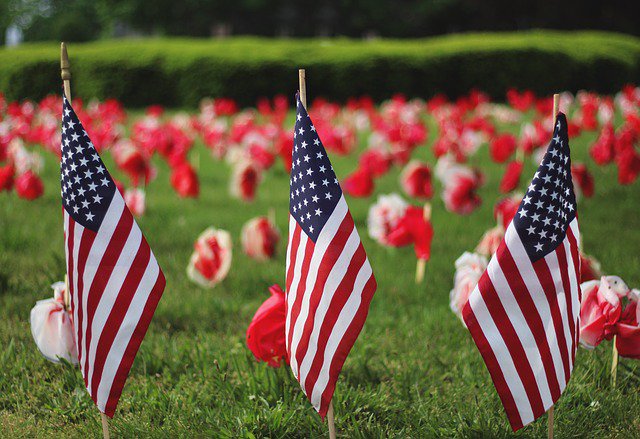 SmithandCarson's tweet photo. Honoring those that gave the ultimate sacrifice to defend our freedom. #MemorialDay https://t.co/zskWd2hnX6