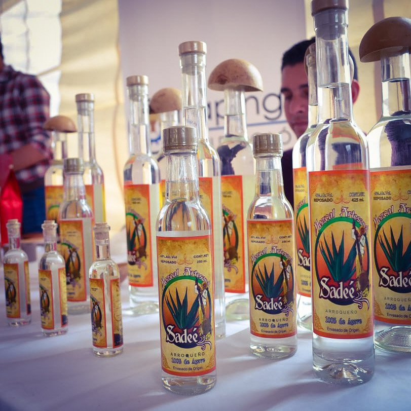 MezcalSadee's tweet photo. Doble Destilado en olla de barro https://t.co/1Y48vNyPOT