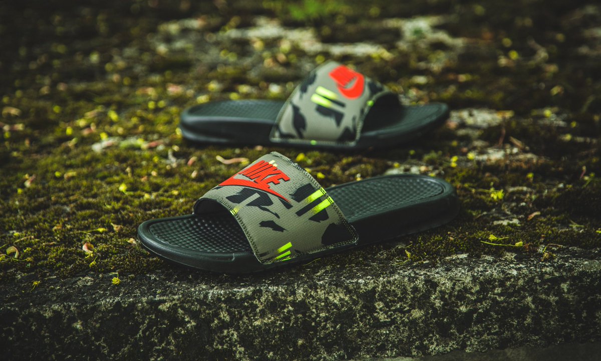 Este año la colección de chanclas es enorme.
Las #Nike Benassi "Just Do It" en todas sus versiones y colores están disponibles en #sportnova.

Recuerda que todos los pedidos superiores a 50€ tienen el envío gratuito en 24h a toda la península en sportnova.es.