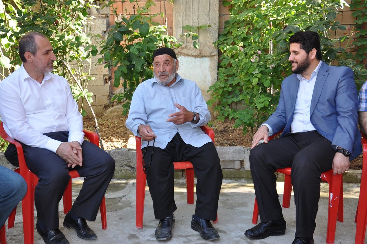 Bereketinden istifade ettiğimiz mübarek #RamazanAyı'nda yaşlılarımızı unutmadık. Evlerinde ziyaret ettiğimiz yaşlı amcalarımızla hayata dair sohbet edip nasihatlerini dinledik. Rabbimiz bizleri, ihtiyarlara gereği gibi saygı ve sevgi gösterenlerden eylesin. #HÜDAPAR