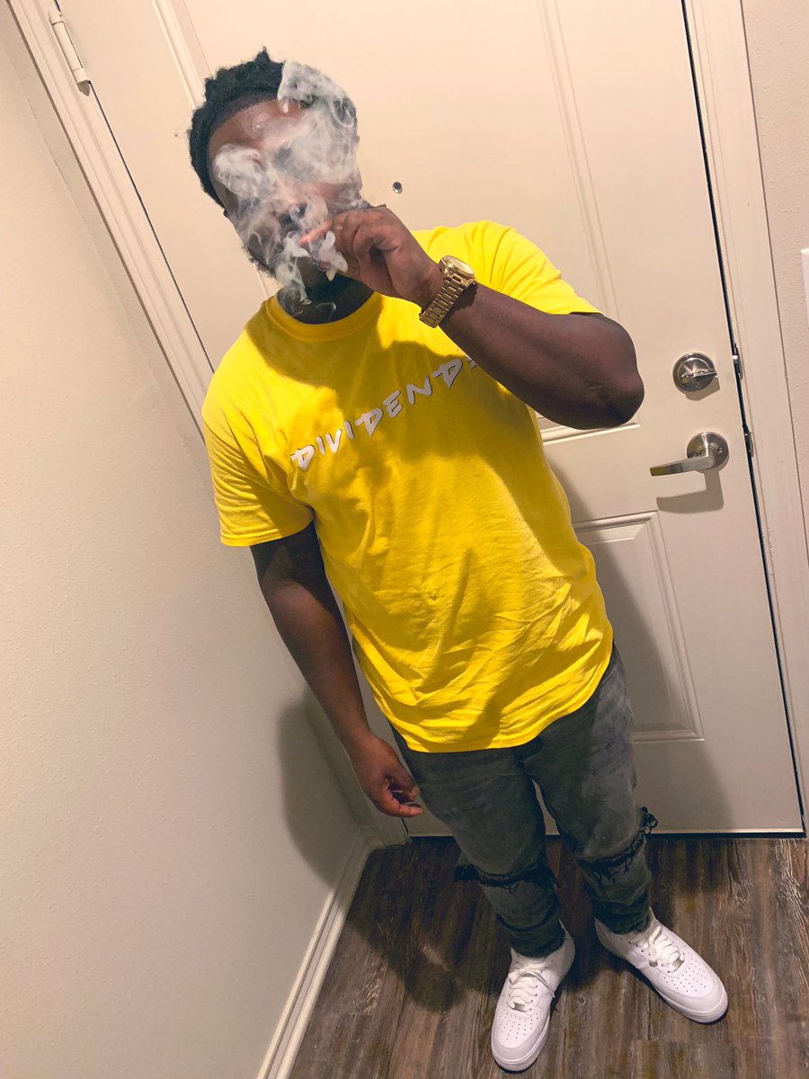 _hoopdreams3's tweet photo. go a different route..try and stay from round nem🖕🏾 #LLSed🏁 https://t.co/gm5hVXT0GF
