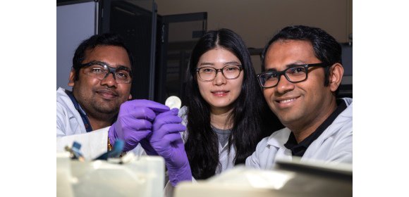 EPDTNEWS's tweet photo. #news #EPDT Beating the heat in #electronics: new flexible #insulator offering high strength &amp; superior #thermal #conduction via @RiceEngineering @RiceUniversity @RiceMSNE | #electronics #design #manufacturing #dialectric #flexibleelectronics #materials | https://t.co/lrZV1eaOja https://t.co/sZ04nfvyNX