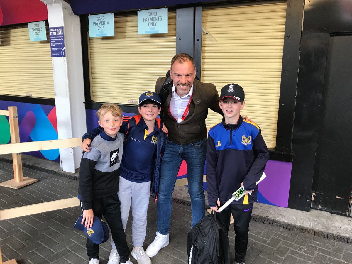 amacd83's tweet image. Thanks for saying hello enjoy the summer @CharlesDagnall