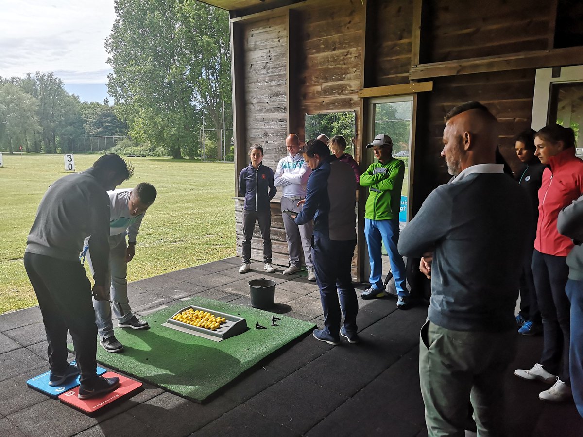 GRF_Golf's tweet photo. Well worth the trip to Holland to attend the level 1 and 2 @Smart2MoveAG certification course at @DeHeemskerkse. Fantastic first day of learning with a great bunch of people and looking forward to tomorrow. #zengolfmechanics #zengolf #flowmotiongolf #3D #forceplatetechnology https://t.co/Pw1ado8YGg