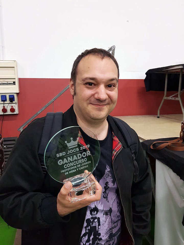 Este sábado ganamos con #ReservoirMeeples el Concurso de Protos #SBDJocs2019. No podríamos estar más contentos. Muchísimas gracias a <a href="/cerclemilenari/">Associació Cercle Mil·lenari</a>, <a href="/Darkstoners/">Darkstone Juegos</a> y a todos los que os acercasteis a nuestra mesa para jugarlo.
#juegosdemesa #Sabadell #proto