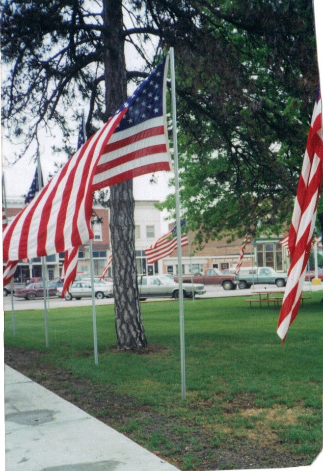 WolkenLm's tweet photo. Remembering on Memorial Day. New Memorial @ Tecumseh NE honoring Johnson County veterans. #NeverForget, #ThankYouForYourService #MemorialDayWeekend2019 https://t.co/oMlFkvLEao
