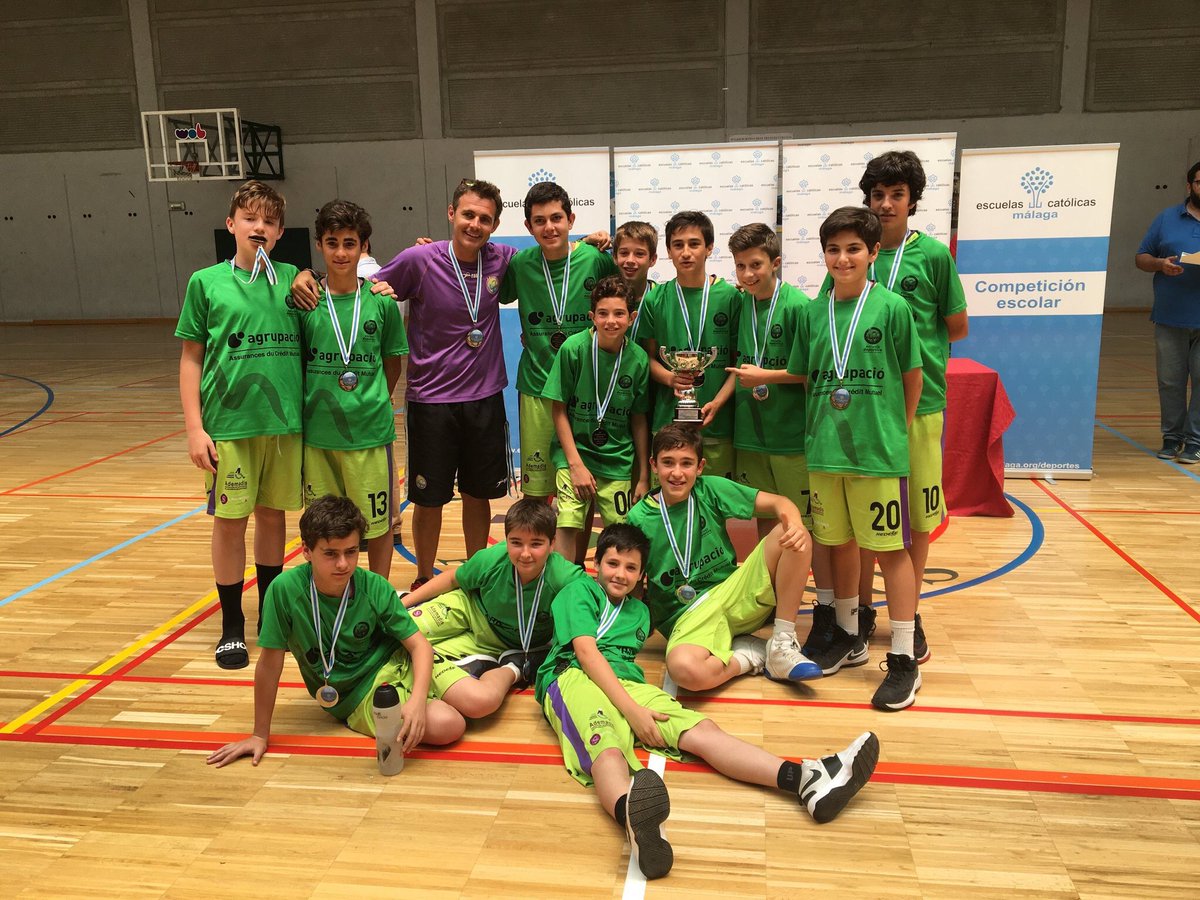 presentacionMLG's tweet photo. ESCUELA DEPORTIVA| @ED_FundacionSMV 🏀🏐
▶️Gran fin de semana para nuestro deporte!! #Premini #Masculino #campeón de #LigaFERE e #infantil #masculino #subcampeón de @ecMalaga 🎉
▶️También para #FútbolSala en el #TorneodelaAmistad celebrado @cardenal_ori 🏐 https://t.co/t5t8xSxDxD