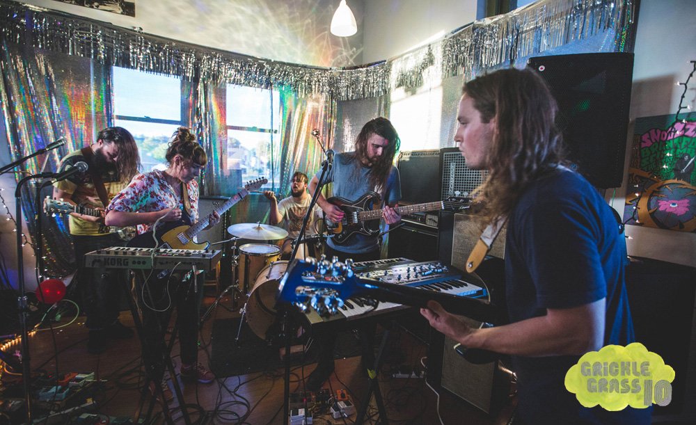 Bringing the loud and the lovingly local, we have a celebration of @WHOOPszo with their sludgy guitar fills, drum solos that actually make you wish they were longer, and vocals that range from sweet to unhinged.

TICKETS: ow.ly/12nW50uqjSZ
LISTEN: ow.ly/e0vN50uqjSY