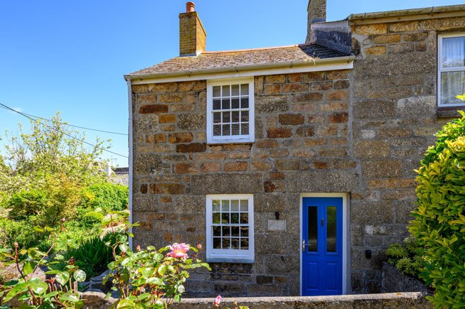 AspectsHolidays's tweet photo. New property!
Introducing 4 Farmers Meadow, Newlyn!
Get away from it all at this traditional fisherman's cottage, located in the quaint harbourside town of Newlyn. This delightful property sleeps 4 and also welcomes 2 dogs!
Find out more: https://t.co/jgXjtyywQ2 https://t.co/rc0ZO9SdHS