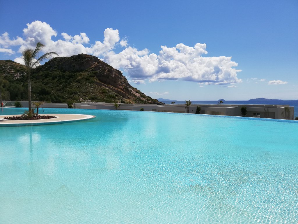 ItinerWord's tweet photo. Ikos Aria Review: The New Luxury, All-inclusive Hotel in Kos https://t.co/UZSx2CpEX9 https://t.co/l0pkAMOf88