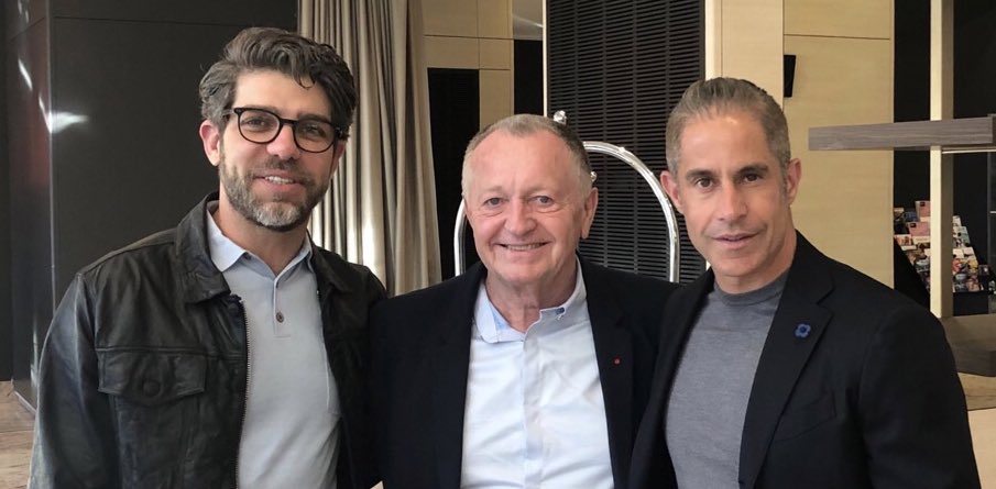 MaxOL69's tweet photo. La bourse de Paris a aussi apprécié le retour de @Juninhope08 au club et l’arrivée de Sylvinho.
Action OL Groupe: + 3,41% 👍👍 https://t.co/KDxLc7FUPi