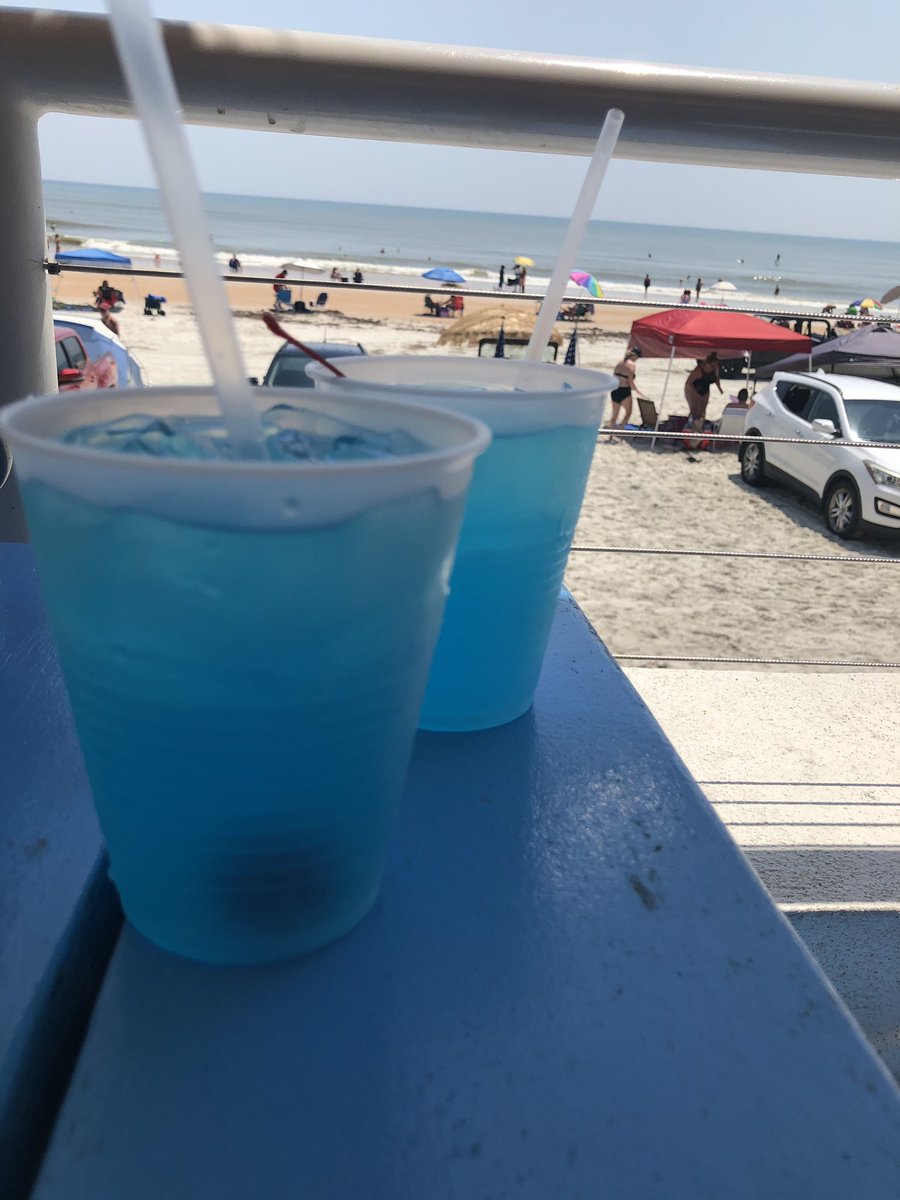 DebbieO1020's tweet photo. Patriotic Punch & the beach @ckr0503 #beachbucket https://t.co/9UGeMWD05o