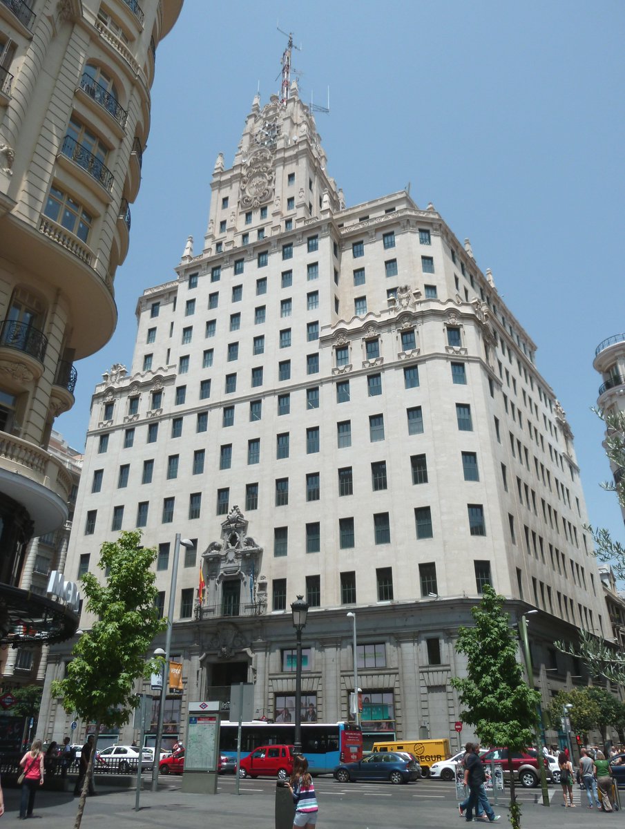 ¿Sabes que el edificio de #Telefónica fue el primer #rascacielos de España? #CuriosidadesMadrid