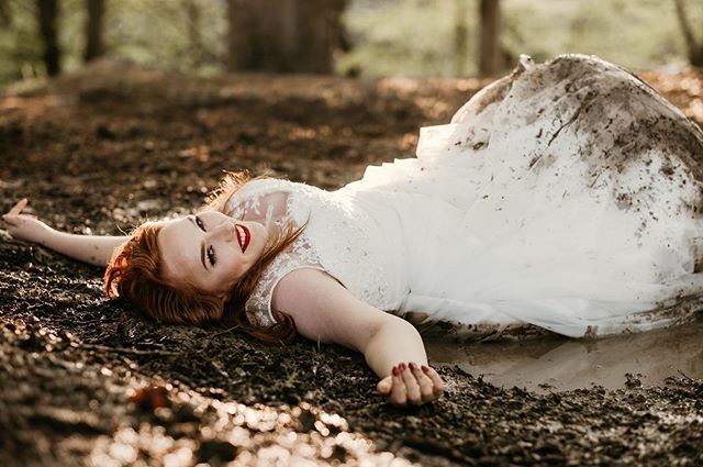 chrisloneragan's tweet photo. A beautiful bride and a muddy puddle. Lorna wanted to send her wedding dress off in style, and we made it happen! https://t.co/lmkbyZRhL5 https://t.co/vUVWc1N1cU