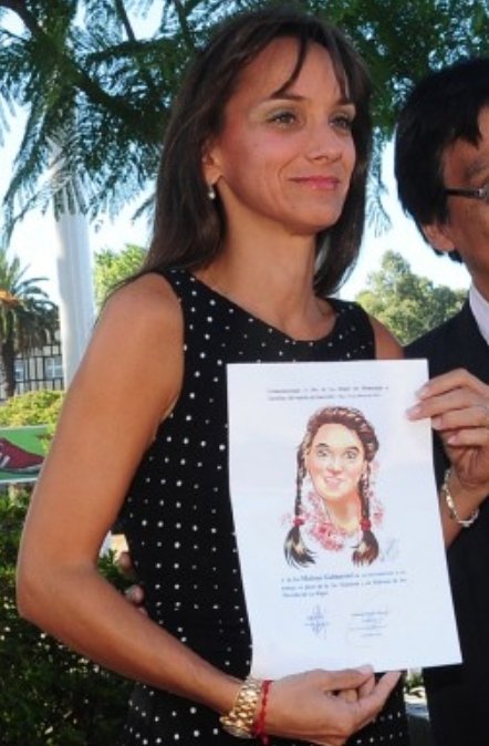 MalenaGalmarini's tweet photo. Hoy, en el aniversario del femicidio de Carolina Aló, presenté un proyecto para que el 27/5 sea declarado "Día de la Prevención de la Violencia en el Noviazgo", en homenaje a Caro y a todas las víctimas del machismo. #NiUnaMenos. https://t.co/ZCEWLwCTTF