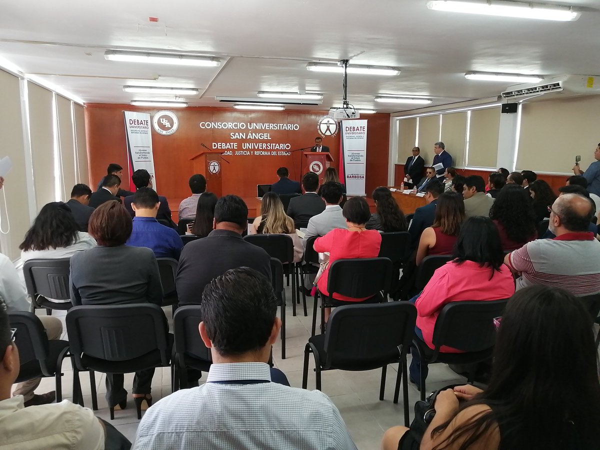 dr_germanmolina's tweet photo. Los temas que preocupan a los universitarios son: Seguridad, Justicia y Reforma del Estado; por eso hoy continúan debatiendo en los foros universitarios. #DebateUniversitario https://t.co/9AH4jWCwh7