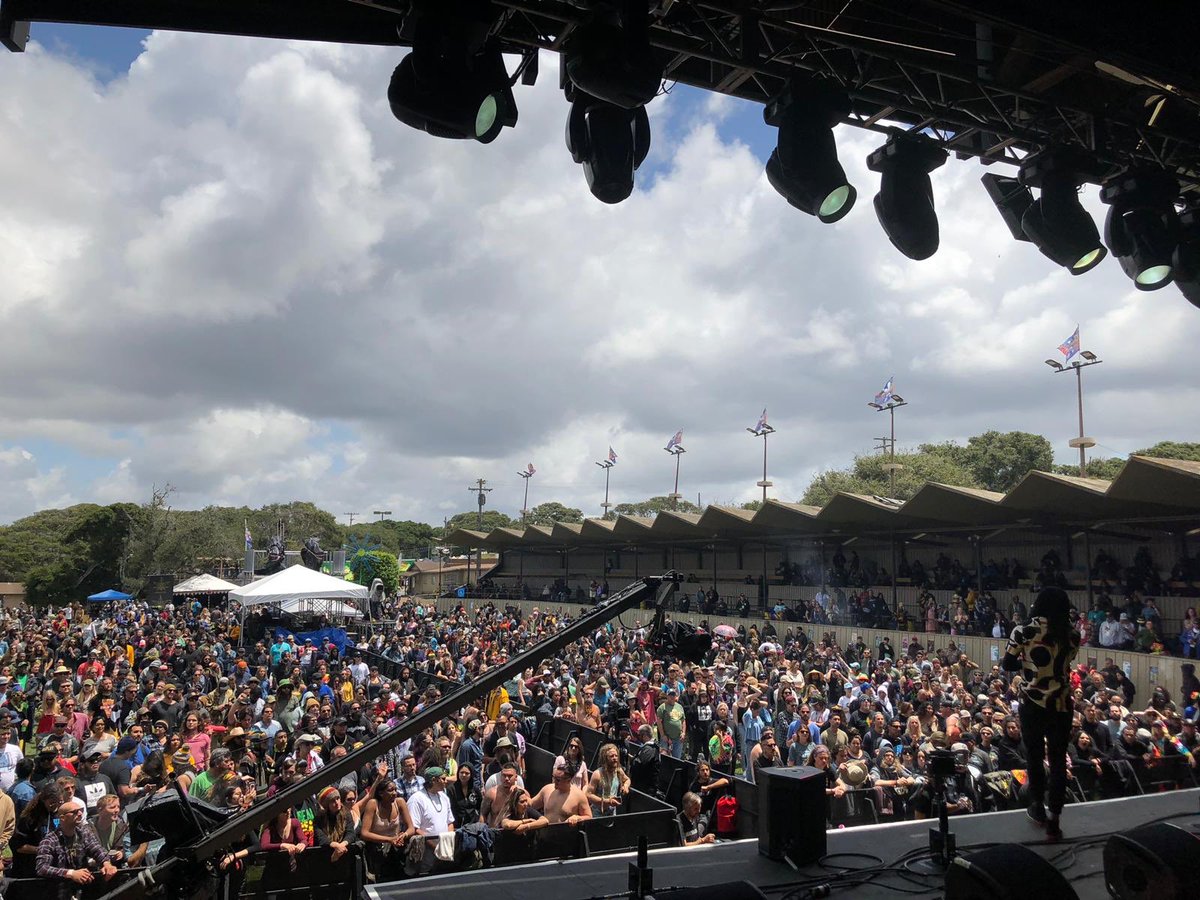 Kabakapyramid's tweet photo. This is what 12:30 PM at a Reggae Festival should look like 😅😎 
Thanks to all those who came out early to @Calrootsfest and all who streamed the show!  
🙏🏾🙏🏾🙏🏾 https://t.co/1U29wAR2hl
