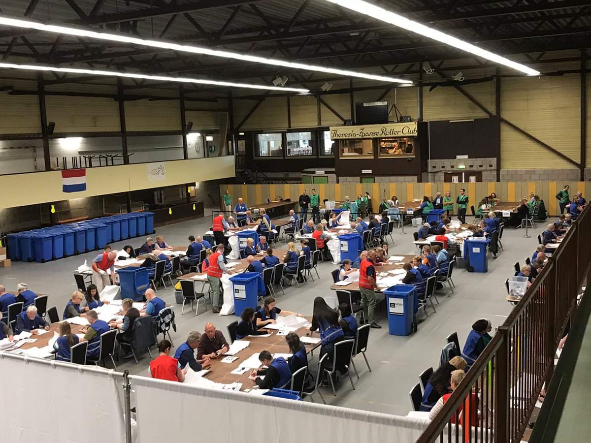 De Europese verkiezingen zijn vandaag afgerond met het tellen van de stemmen. Een mooie opdracht van <a href="/lustculinair/">Anne Kos</a>
Foto; <a href="/GemZaanstad/">Gemeente Zaanstad</a>