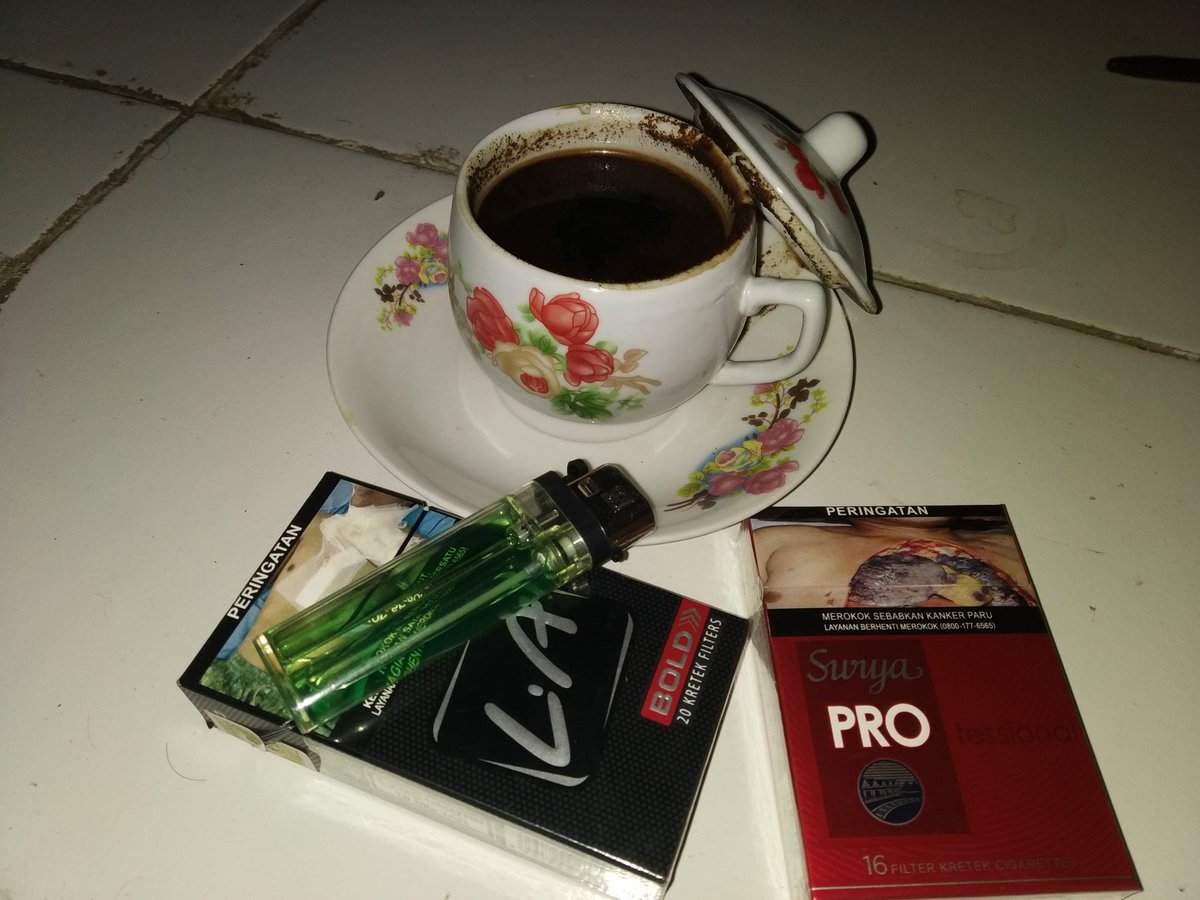 Foto Kopi Dan Rokok Surya Moa Gambar