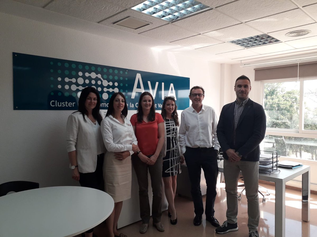 Estamos encantados de recibir a una delegación de Agencia de Desarrollo Serbia #RazvonjaAgencijaSrbije. Nos visitan para conocer nuestro proceso de dinamización del #clúster y de las empresas. Toda una responsabilidad. #Automoción #AutomotiveIndustry #EUCluster #Cooperation