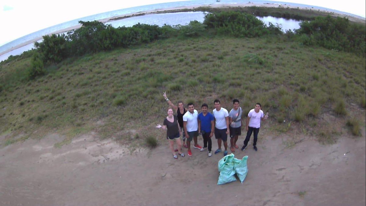 sumajfeeling's tweet photo. Algunas imágenes de lo que nos dejó la campaña de recolección de basura en #Rioacha. Gracias a todos los que participaron de esta gran jornada #GuajiraMágica #NoMeLoPierdo https://t.co/6hV1FIW8qr